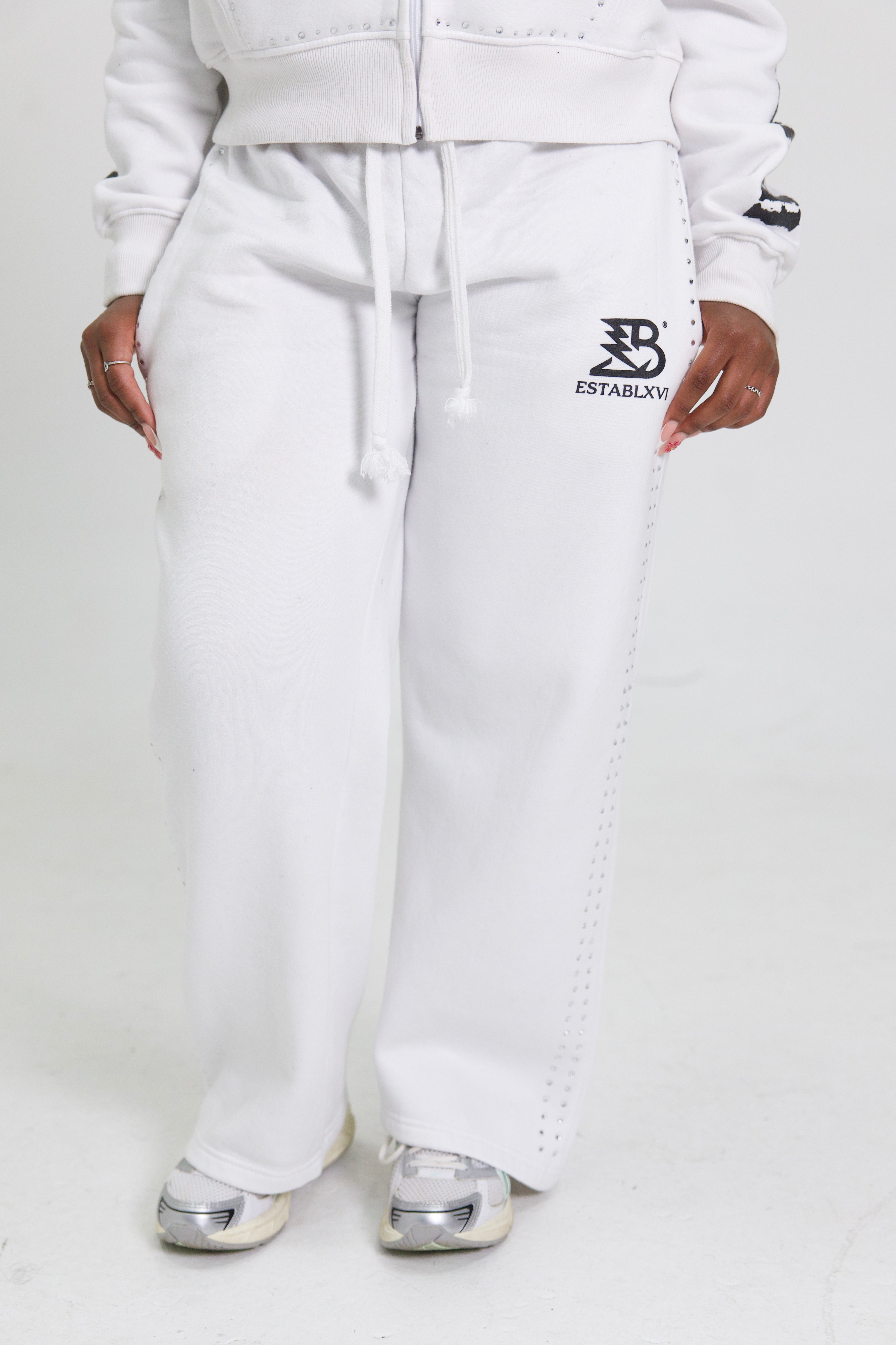 WHITE PANTS