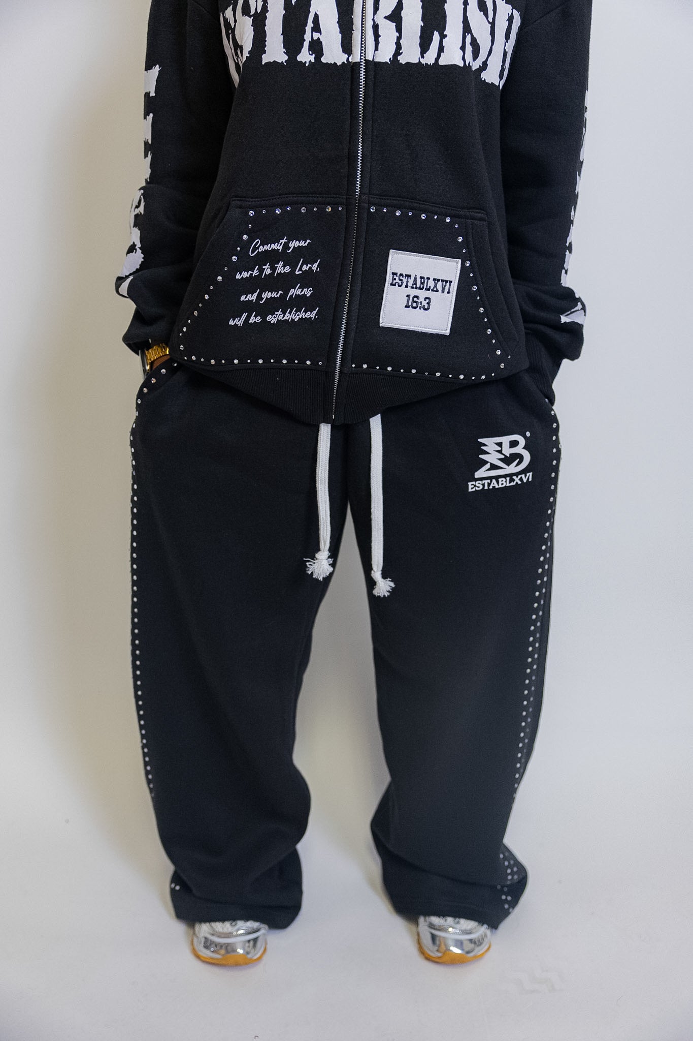 BLACK HOODIE