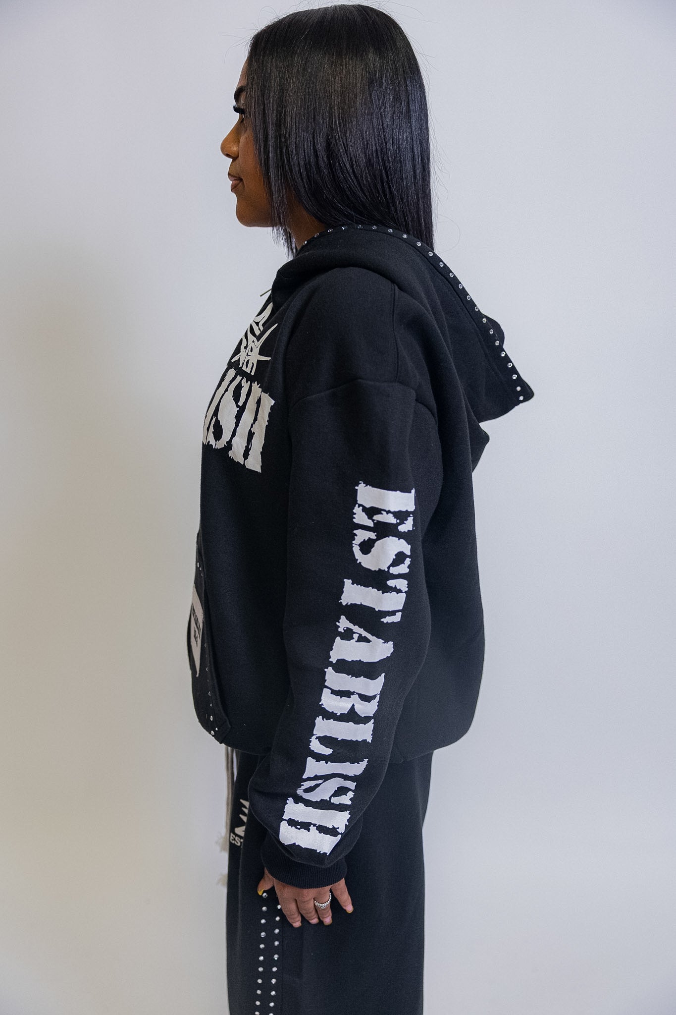 BLACK HOODIE