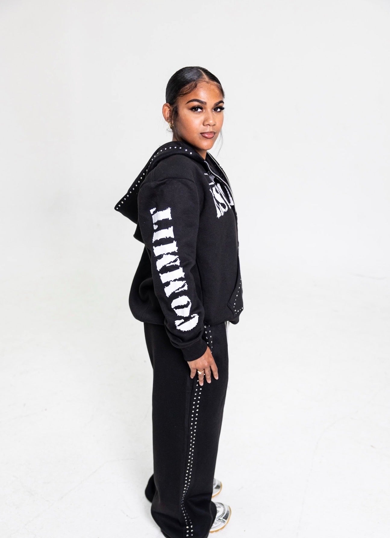 BLACK HOODIE